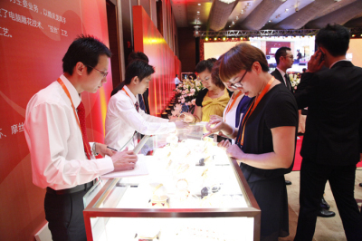 百泰首飾 以零售終端革新，鑄就國內珠寶行業旗艦